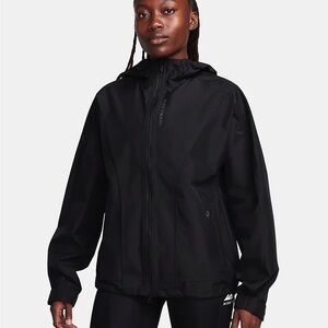 NWT Nike Goretex Infinium women’s trail running jacket